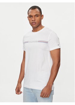 Tommy Hilfiger T-Shirt Stripe Chest MW0MW34428 Biały Slim Fit ze sklepu MODIVO w kategorii T-shirty męskie - zdjęcie 171002576