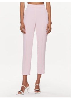Pinko Spodnie materiałowe Parano 102861 7624 Różowy Regular Fit ze sklepu MODIVO w kategorii Spodnie damskie - zdjęcie 171002645