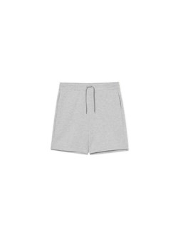 Cropp - Szare dresowe szorty - jasny szary ze sklepu Cropp w kategorii Spodenki męskie - zdjęcie 171016827