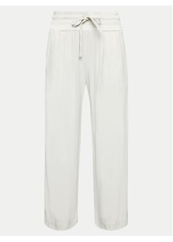 Deha Spodnie materiałowe D02726 Écru Comfort Fit ze sklepu MODIVO w kategorii Spodnie damskie - zdjęcie 171037656