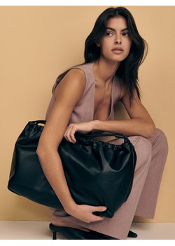 Reserved - Miękka torebka na ramię - czarny ze sklepu Reserved w kategorii Torby Shopper bag - zdjęcie 171046299