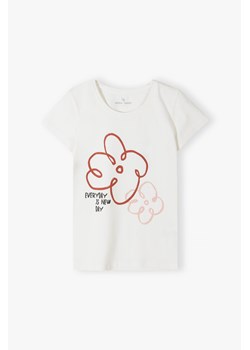 Dzianinowy t-shirt dziewczęcy z nadrukiem kwiatków ze sklepu 5.10.15 w kategorii Bluzki dziewczęce - zdjęcie 171146736