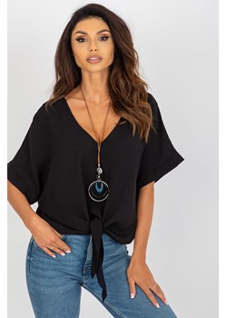 Czarna letnia bluzka na co dzień z krótkim rękawem z naszyjnikiem ze sklepu 5.10.15 w kategorii Bluzki damskie - zdjęcie 171146796