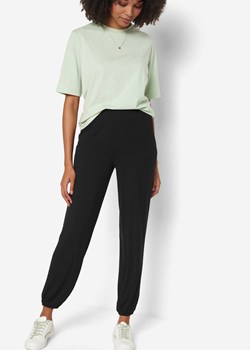 Spodnie z wiskozy z paskiem przeszytym cienkimi gumkami i elastycznym dołem nogawek ze sklepu bonprix w kategorii Spodnie damskie - zdjęcie 171148038