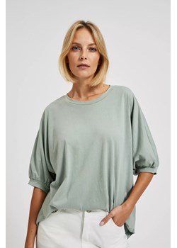 Gładka bluzka oliwkowa ze sklepu Moodo.pl w kategorii Bluzki damskie - zdjęcie 171148368