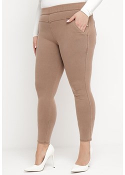 Ciemnobeżowe Spodnie z Gumką w Talii i Prostymi Nogawkami Lotlipa ze sklepu Born2be Odzież w kategorii Spodnie damskie - zdjęcie 171149308