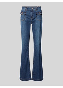Jeansy z poszerzaną nogawką i wpuszczanymi kieszeniami ze sklepu Peek&Cloppenburg  w kategorii Jeansy damskie - zdjęcie 171154136