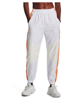 Under Armour Spodnie sportowe w kolorze białym ze sklepu Limango Polska w kategorii Spodnie damskie - zdjęcie 171155269