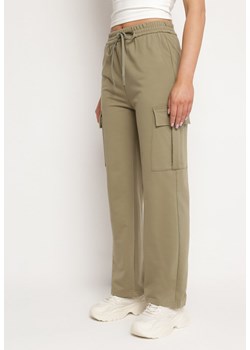 Zielone Bawełniane Spodnie z Gumką w Pasie i Kieszeniami Typu Cargo Kalanielle ze sklepu Born2be Odzież w kategorii Spodnie damskie - zdjęcie 171166807