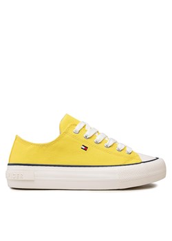 Trampki Tommy Hilfiger Low Cut Lace-Up Sneaker T3A4-32118-0890 S Yellow 200 ze sklepu eobuwie.pl w kategorii Trampki dziecięce - zdjęcie 171173495