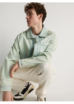 Reserved - Denimowa koszula comfort fit - jasnozielony ze sklepu Reserved w kategorii Koszule męskie - zdjęcie 171185008