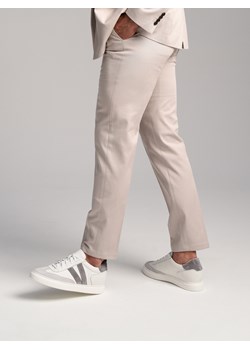 Biało-szare sneakersy podwyższające, buty ze skóry, Conhpol Dynamic, SH2686-01 ze sklepu Konopka Shoes w kategorii Spodnie męskie - zdjęcie 171187528