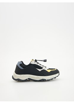 Reserved - Sneakersy z ozdobną podeszwą - czarny ze sklepu Reserved w kategorii Buty sportowe dziecięce - zdjęcie 171196497