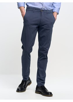 Spodnie chinosy męskie granatowe Tomy 404 ze sklepu Big Star w kategorii Spodnie męskie - zdjęcie 171198147
