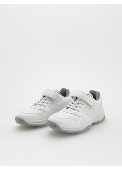 Reserved - Sneakersy z zapięciem na rzep - biały ze sklepu Reserved w kategorii Buty sportowe dziecięce - zdjęcie 171200886