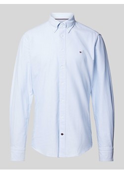 Koszula biznesowa o kroju regular fit z wyhaftowanym logo ze sklepu Peek&Cloppenburg  w kategorii Koszule męskie - zdjęcie 171206209