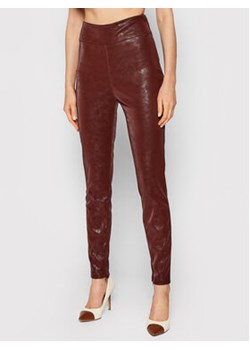 Guess Spodnie z imitacji skóry Priscilla W1BB08 WE5V0 Brązowy Extra Slim Fit ze sklepu MODIVO w kategorii Spodnie damskie - zdjęcie 171211968