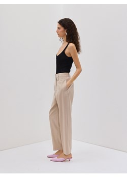 Reserved - Spodnie z dodatkiem wełny - beżowy ze sklepu Reserved w kategorii Spodnie damskie - zdjęcie 171216798
