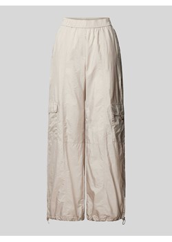 Spodnie cargo z szeroką nogawką i elastycznym pasem model ‘PASCALE’ ze sklepu Peek&Cloppenburg  w kategorii Spodnie damskie - zdjęcie 171223507