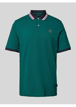 Koszulka polo z obszyciem w kontrastowym kolorze ze sklepu Peek&Cloppenburg  w kategorii T-shirty męskie - zdjęcie 171224225