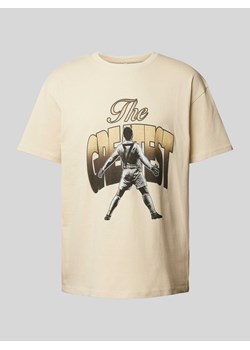 T-shirt z nadrukiem z motywem i napisem model ‘Greatest’ ze sklepu Peek&Cloppenburg  w kategorii T-shirty męskie - zdjęcie 171224348