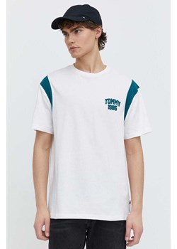 Tommy Jeans t-shirt bawełniany męski kolor biały wzorzysty DM0DM18661 ze sklepu ANSWEAR.com w kategorii T-shirty męskie - zdjęcie 171228726