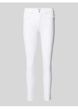 Jeansy o kroju slim fit z postrzępionymi zakończeniami nogawek model ‘BLUSH’ ze sklepu Peek&Cloppenburg  w kategorii Jeansy damskie - zdjęcie 171230159