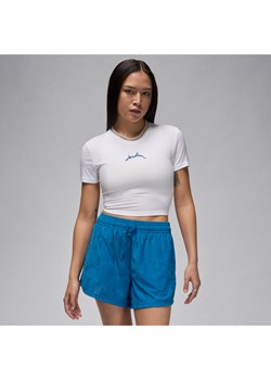 Damski T-shirt o skróconym dopasowanym kroju Jordan - Biel ze sklepu Nike poland w kategorii Bluzki damskie - zdjęcie 171247918