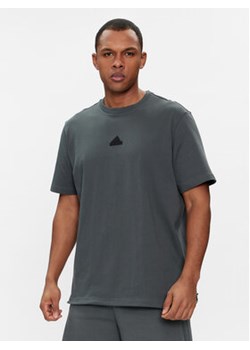 adidas T-Shirt City Escape IN3709 Zielony Loose Fit ze sklepu MODIVO w kategorii T-shirty męskie - zdjęcie 171254807