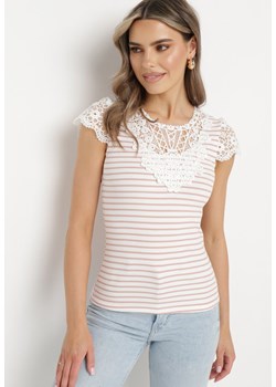 Różowo-Biały Bawełniany T-shirt z Prążkowanej Dzianiny Ozdobiony Koronką Liasilo ze sklepu Born2be Odzież w kategorii Bluzki damskie - zdjęcie 171259199