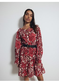 Reserved - Wzorzysta sukienka z paskiem - intenstywna czerwień ze sklepu Reserved w kategorii Sukienki - zdjęcie 171259885