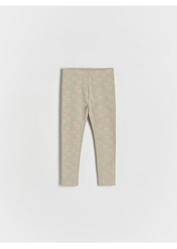 Reserved - Bawełniane legginsy z nadrukiem - oliwkowy ze sklepu Reserved w kategorii Spodnie i półśpiochy - zdjęcie 171261467