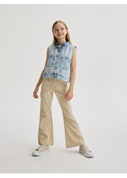 Reserved - Spodnie flare z kieszeniami cargo - beżowy ze sklepu Reserved w kategorii Spodnie dziewczęce - zdjęcie 171261857
