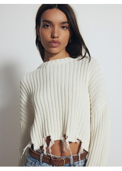 Reserved - Bawełniany sweter z postrzępionymi brzegami - kremowy ze sklepu Reserved w kategorii Swetry damskie - zdjęcie 171262058