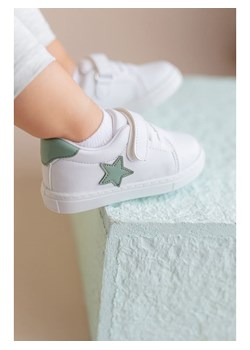 First Step Sneakersy &quot;Star&quot; w kolorze biało-zielonym ze sklepu Limango Polska w kategorii Trampki dziecięce - zdjęcie 171269717