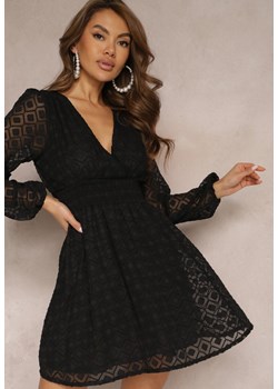 Czarna Sukienka z Gumką w Talii Kopertowym Dekoltem i Geometrycznym Wzorem na Siateczce Marixita ze sklepu Renee odzież w kategorii Sukienki - zdjęcie 171271569
