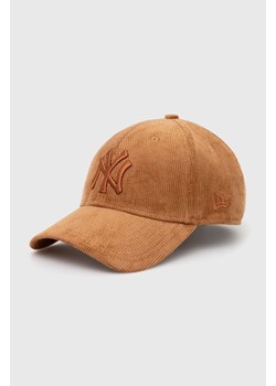 New Era czapka z daszkiem sztruksowa kolor brązowy z aplikacją NEW YORK YANKEES ze sklepu PRM w kategorii Czapki z daszkiem męskie - zdjęcie 171298557