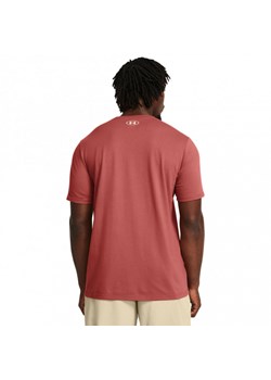 Męski t-shirt z nadrukiem Under Armour UA Foundation Short Sleeve - łososiowy ze sklepu Sportstylestory.com w kategorii T-shirty męskie - zdjęcie 171308899