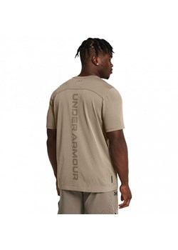 Męska koszulka treningowa Under Armour UA Rush Seamless Wordmark SS - brązowa ze sklepu Sportstylestory.com w kategorii T-shirty męskie - zdjęcie 171309575