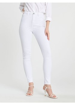 Sinsay - Jeansy skinny high waist - biały ze sklepu Sinsay w kategorii Jeansy damskie - zdjęcie 171314449