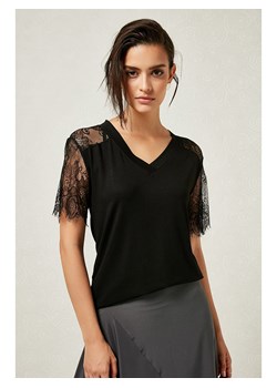 So You Koszulka w kolorze czarnym ze sklepu Limango Polska w kategorii Bluzki damskie - zdjęcie 171320438