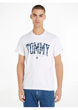TOMMY JEANS Koszulka w kolorze białym ze sklepu Limango Polska w kategorii T-shirty męskie - zdjęcie 171320537