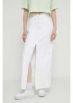 Tommy Jeans spódnica jeansowa kolor biały maxi prosta DW0DW17991 ze sklepu ANSWEAR.com w kategorii Spódnice - zdjęcie 171323858