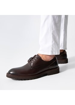Męskie buty derby skórzane z kontrastową wstawką ze sklepu WITTCHEN w kategorii Buty eleganckie męskie - zdjęcie 171325419