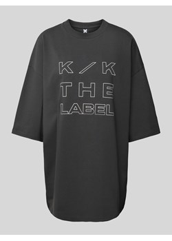 T-shirt o kroju oversized z nadrukiem z logo ze sklepu Peek&Cloppenburg  w kategorii Bluzki damskie - zdjęcie 171330859