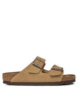 Klapki Birkenstock Arizona 1027066 Emboss Dots New Beige ze sklepu eobuwie.pl w kategorii Klapki męskie - zdjęcie 171331996