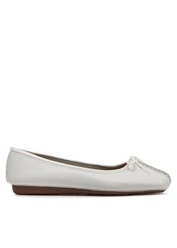 Baleriny Clarks Freckle Ice 203544554 White Leather ze sklepu eobuwie.pl w kategorii Balerinki - zdjęcie 171335275