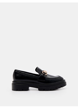 Mohito - Czarne loafersy - czarny ze sklepu Mohito w kategorii Półbuty damskie - zdjęcie 171362807