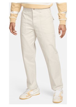Spodnie męskie Fatigue Nike Life - Brązowy ze sklepu Nike poland w kategorii Spodnie męskie - zdjęcie 171364819