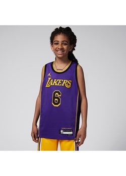 Koszulka dla dużych dzieci Nike Dri-FIT Swingman Los Angeles Lakers Statement Edition - Fiolet ze sklepu Nike poland w kategorii T-shirty chłopięce - zdjęcie 171374879